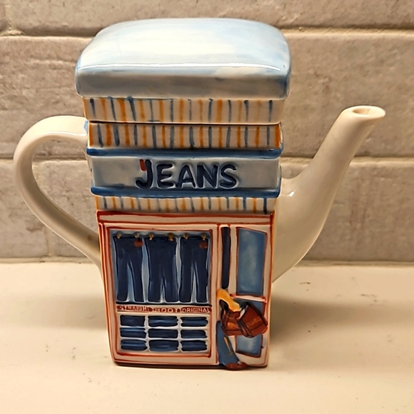 Teapot, Retail Stores - Picture 1 of 7